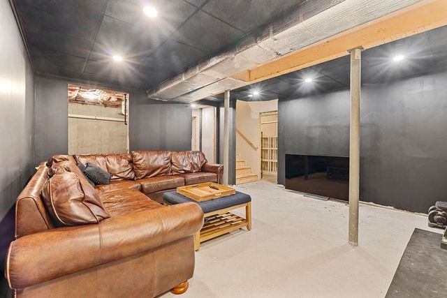 42 DC Drive, Eliot, ME 03903