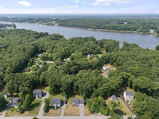 42 DC Drive, Eliot, ME 03903