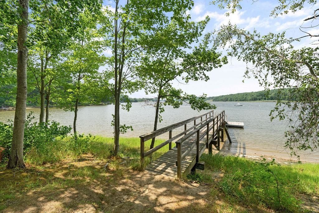 42 DC Drive, Eliot, ME 03903