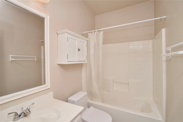5805 Water Ridge Court, Fort Worth, TX 76179