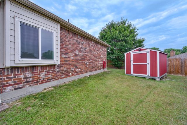 5805 Water Ridge Court, Fort Worth, TX 76179