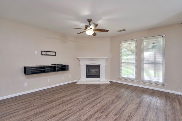 5805 Water Ridge Court, Fort Worth, TX 76179