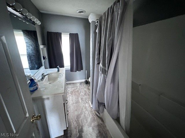 6147 Iroquois Trail, Mentor, OH 44060