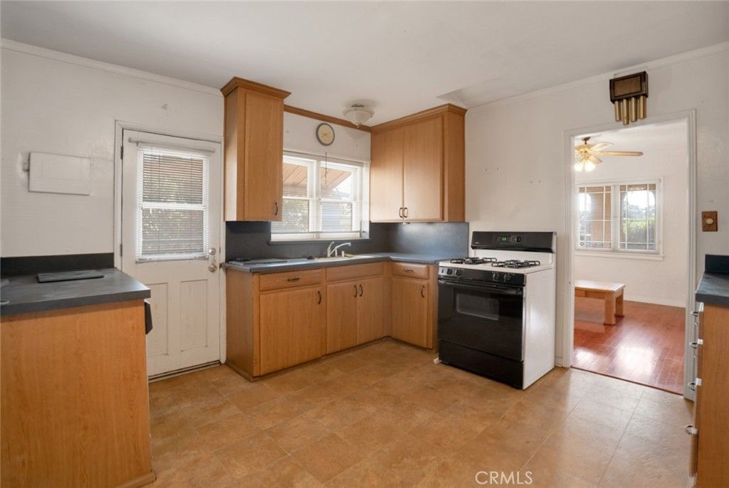 1038 N Buena Vista Street, Burbank, CA 91505 — photo 3