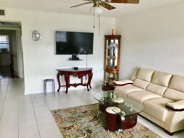 2038 Exeter C 2038, Boca Raton, FL 33434