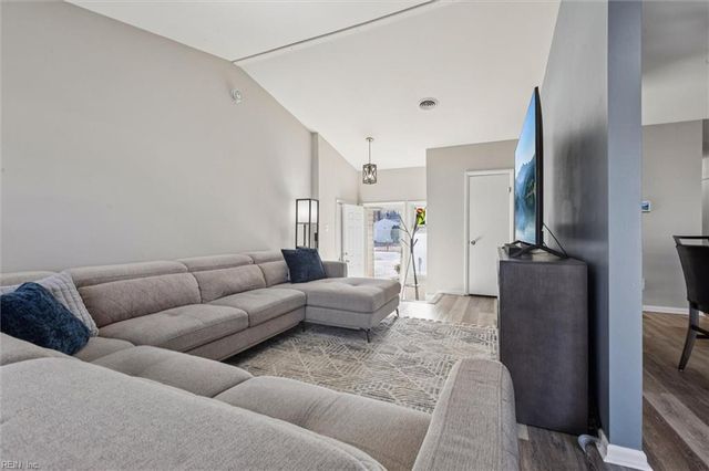 317 Hearthstone WAY, Newport News, VA 23608