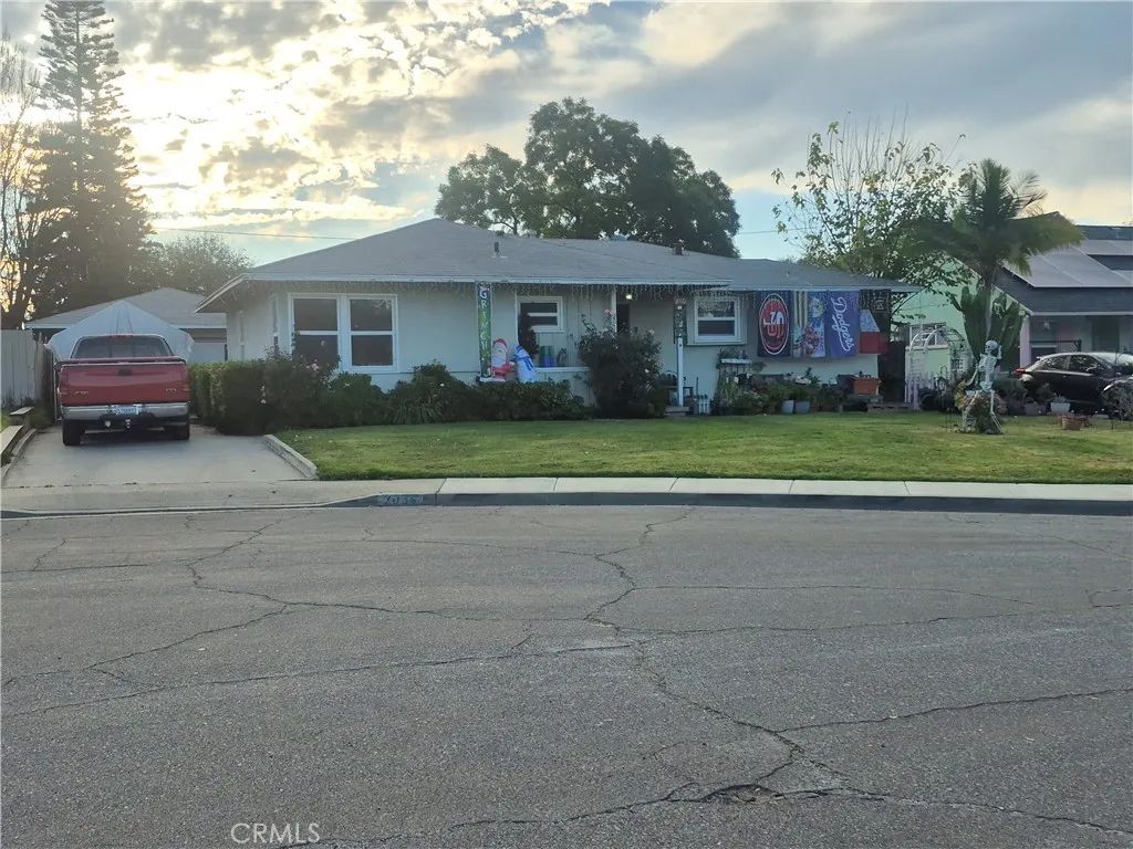 2034 Stoddard, Pomona, CA 91768