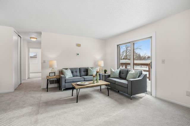 6317 83rd Court N, Brooklyn Park, MN 55445