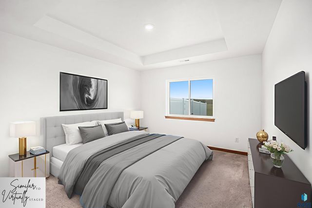 7222 E Waters Edge Pl Place, Sioux Falls, SD 57110