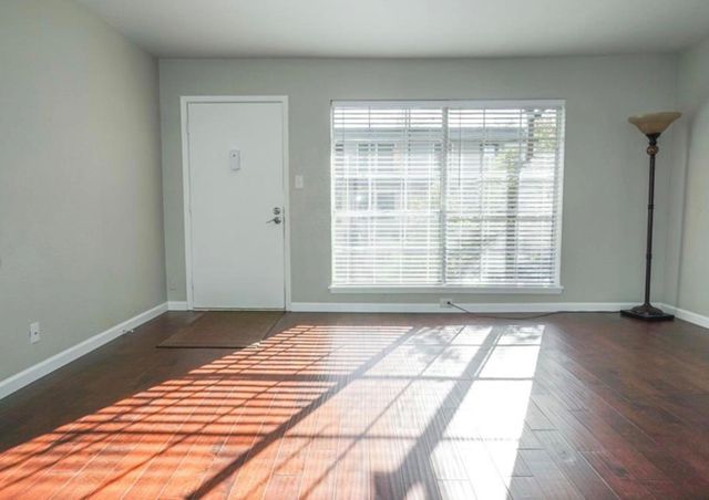 2425 Ashdale DR 64, Austin, TX 78757