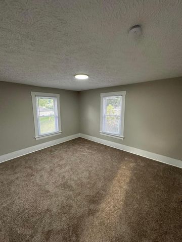 914 W Hubert Avenue, Lancaster, OH 43130