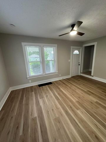 914 W Hubert Avenue, Lancaster, OH 43130
