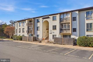 611 CENTER ST #101, Herndon, VA 20170