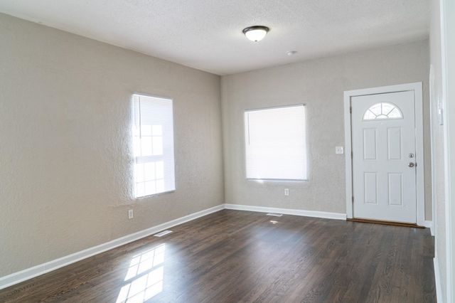 710 S Glenn St, Wichita, KS 67213