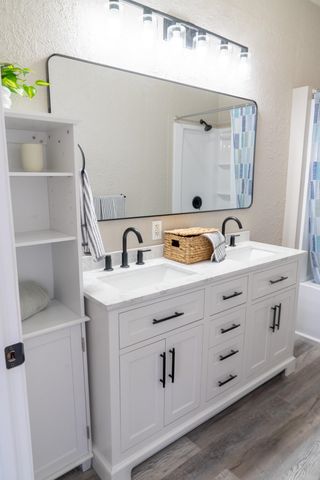 710 S Glenn St, Wichita, KS 67213