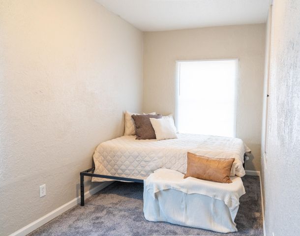 710 S Glenn St, Wichita, KS 67213