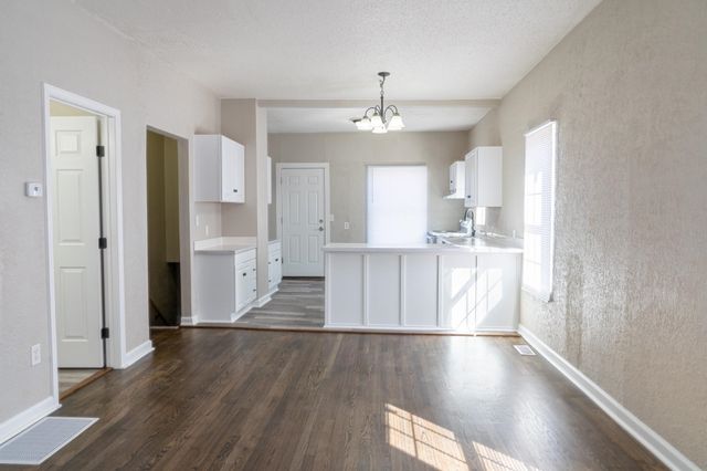 710 S Glenn St, Wichita, KS 67213