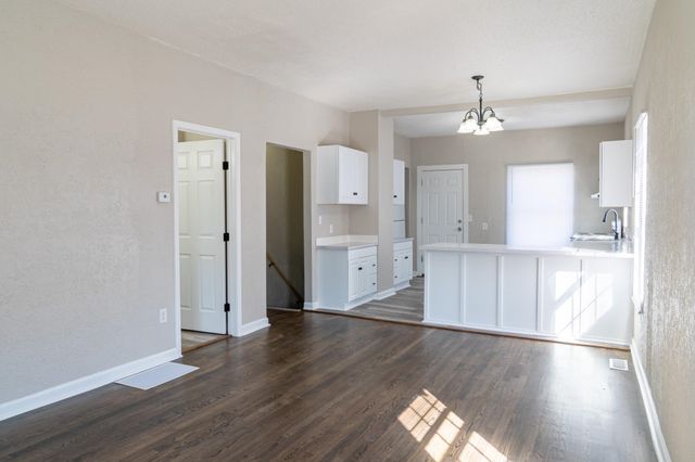 710 S Glenn St, Wichita, KS 67213