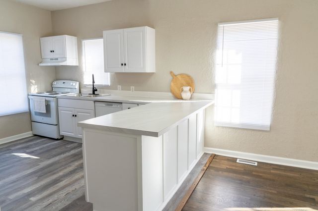 710 S Glenn St, Wichita, KS 67213