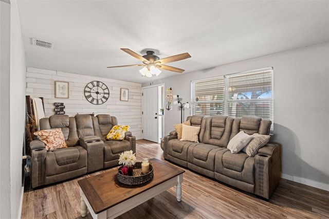4821 MANOR DRIVE, New Port Richey, FL 34652