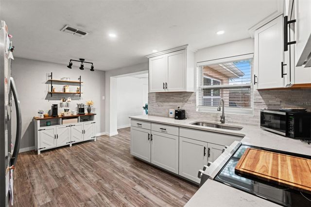 4821 MANOR DRIVE, New Port Richey, FL 34652