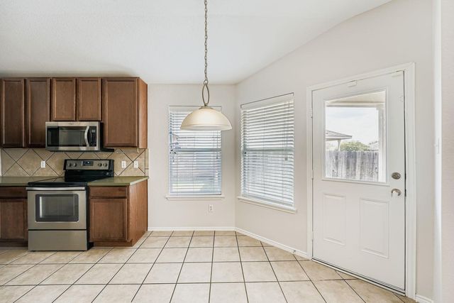 302 Floating Leaf DR, Hutto, TX 78634