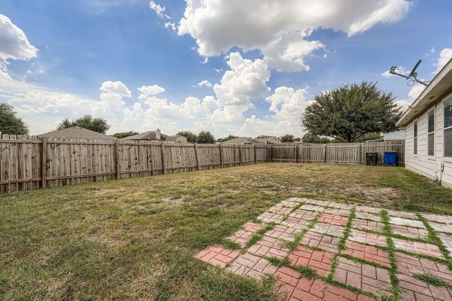 302 Floating Leaf DR, Hutto, TX 78634