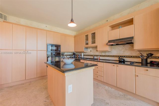 300 S Pointe Dr 1504, Miami Beach, FL 33139