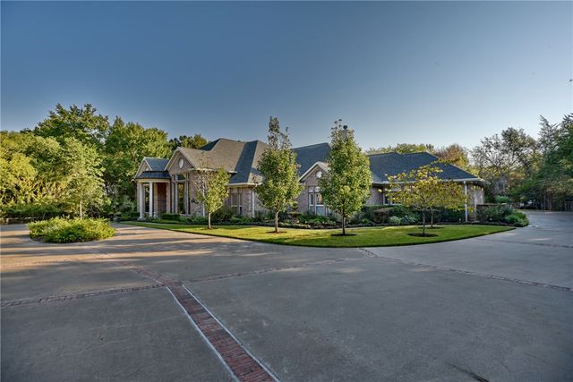 851 Elm Drive, Brenham, TX 77833