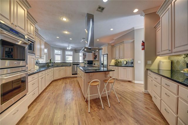 851 Elm Drive, Brenham, TX 77833