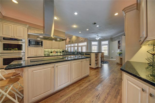 851 Elm Drive, Brenham, TX 77833