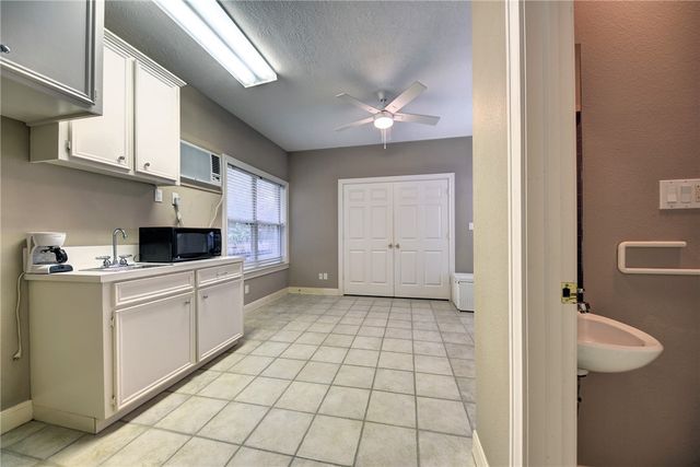 851 Elm Drive, Brenham, TX 77833