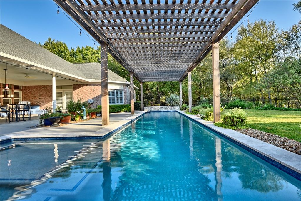 851 Elm Drive, Brenham, TX 77833