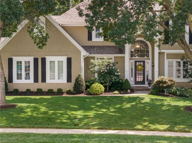 1041 SW Ellis Drive, Lee's Summit, MO 64081