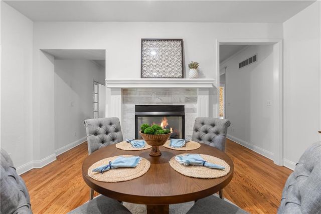 1041 SW Ellis Drive, Lee's Summit, MO 64081