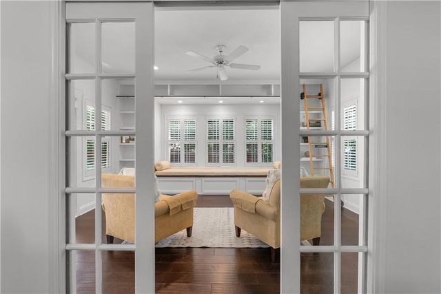 1041 SW Ellis Drive, Lee's Summit, MO 64081
