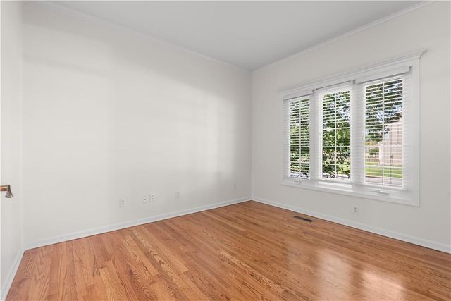 1041 SW Ellis Drive, Lee's Summit, MO 64081