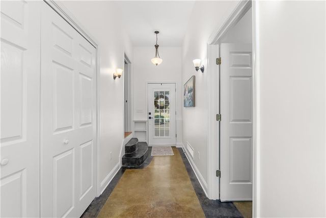 1041 SW Ellis Drive, Lee's Summit, MO 64081