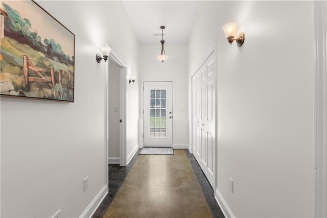 1041 SW Ellis Drive, Lee's Summit, MO 64081