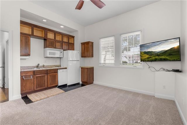 1041 SW Ellis Drive, Lee's Summit, MO 64081