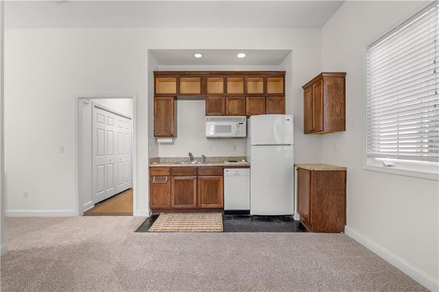 1041 SW Ellis Drive, Lee's Summit, MO 64081