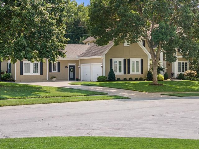 1041 SW Ellis Drive, Lee's Summit, MO 64081