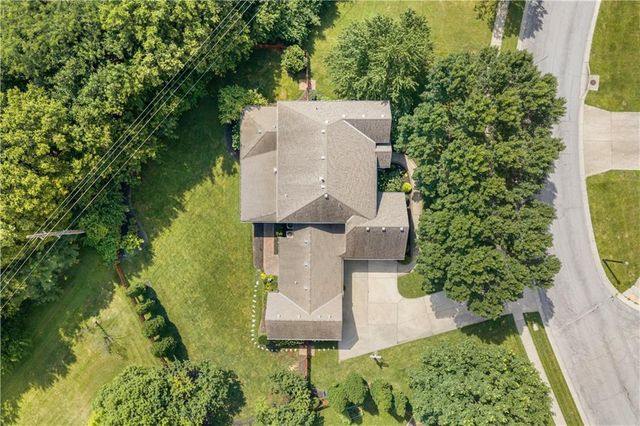 1041 SW Ellis Drive, Lee's Summit, MO 64081