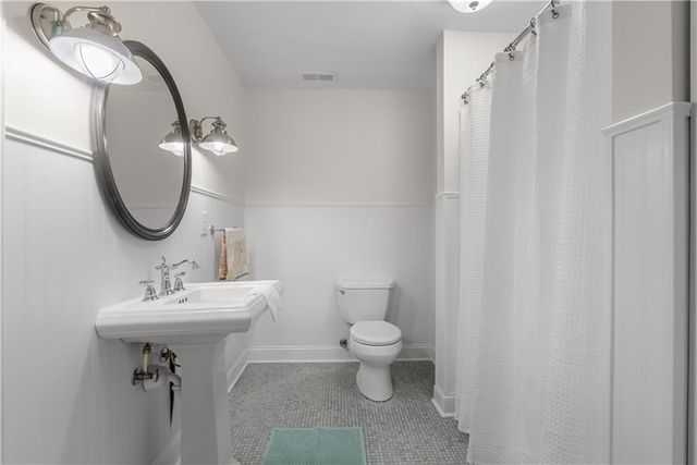 1041 SW Ellis Drive, Lee's Summit, MO 64081