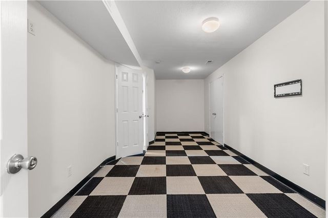 1041 SW Ellis Drive, Lee's Summit, MO 64081