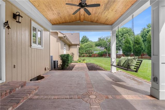 1041 SW Ellis Drive, Lee's Summit, MO 64081