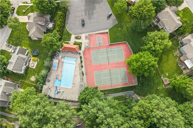 1041 SW Ellis Drive, Lee's Summit, MO 64081
