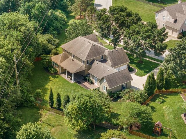 1041 SW Ellis Drive, Lee's Summit, MO 64081