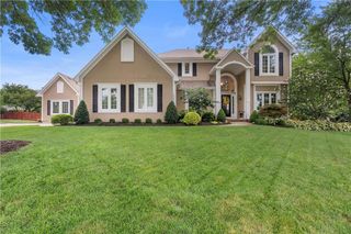 1041 SW Ellis Drive, Lee's Summit, MO 64081