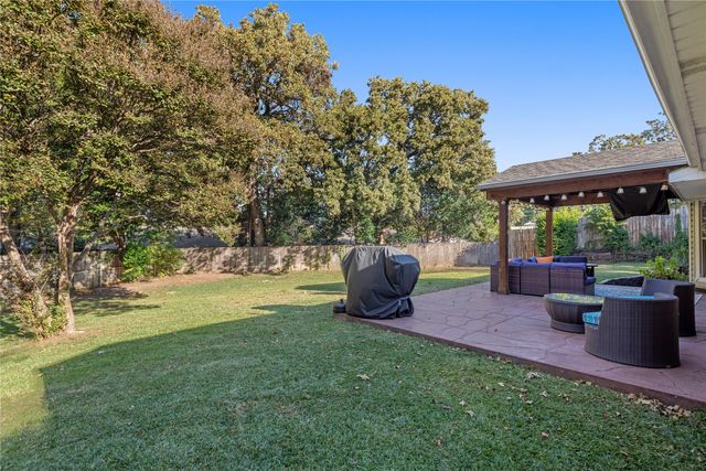 565 Yellowstone Drive, Grapevine, TX 76051